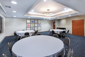 Holiday Inn Express & Suites Pryor, Pryor