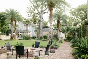 The Collector - Luxury Inn & Gardens