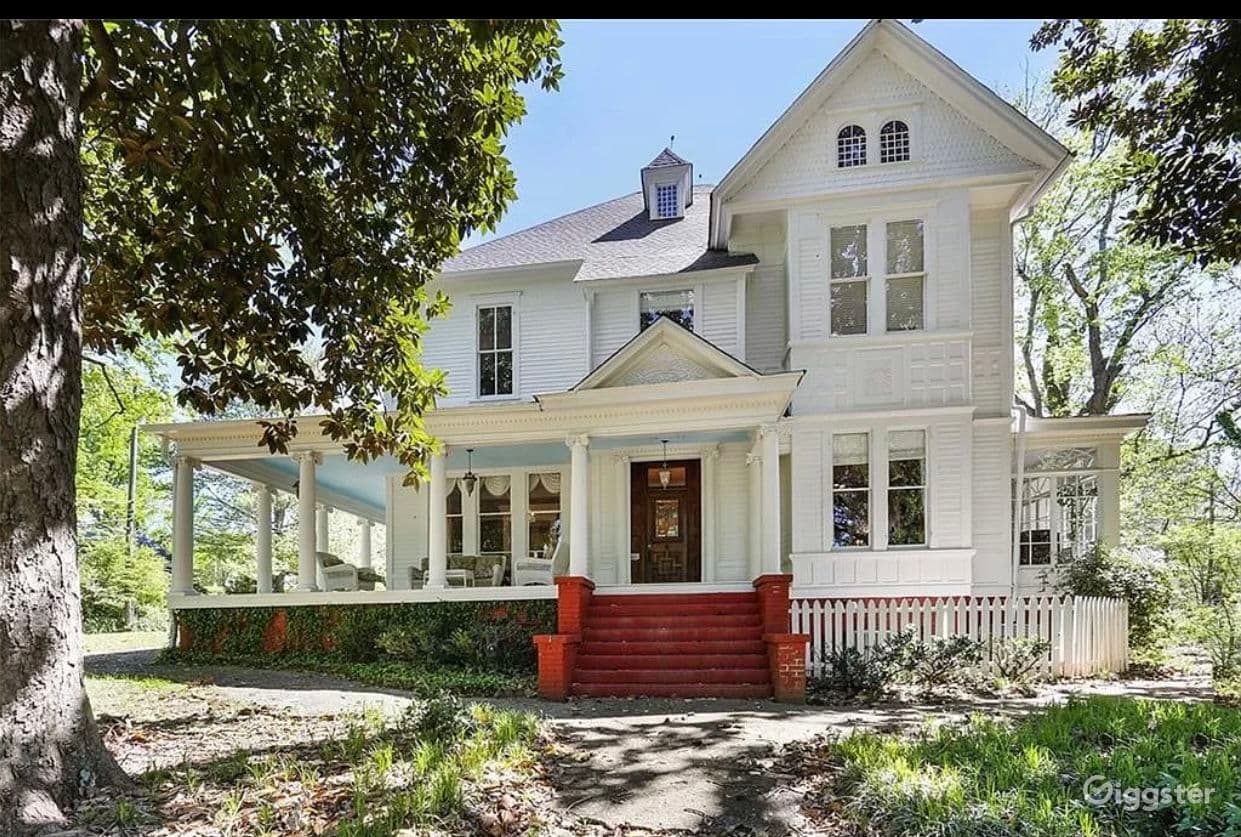 1800s mansion in the heart of Marietta Georgia