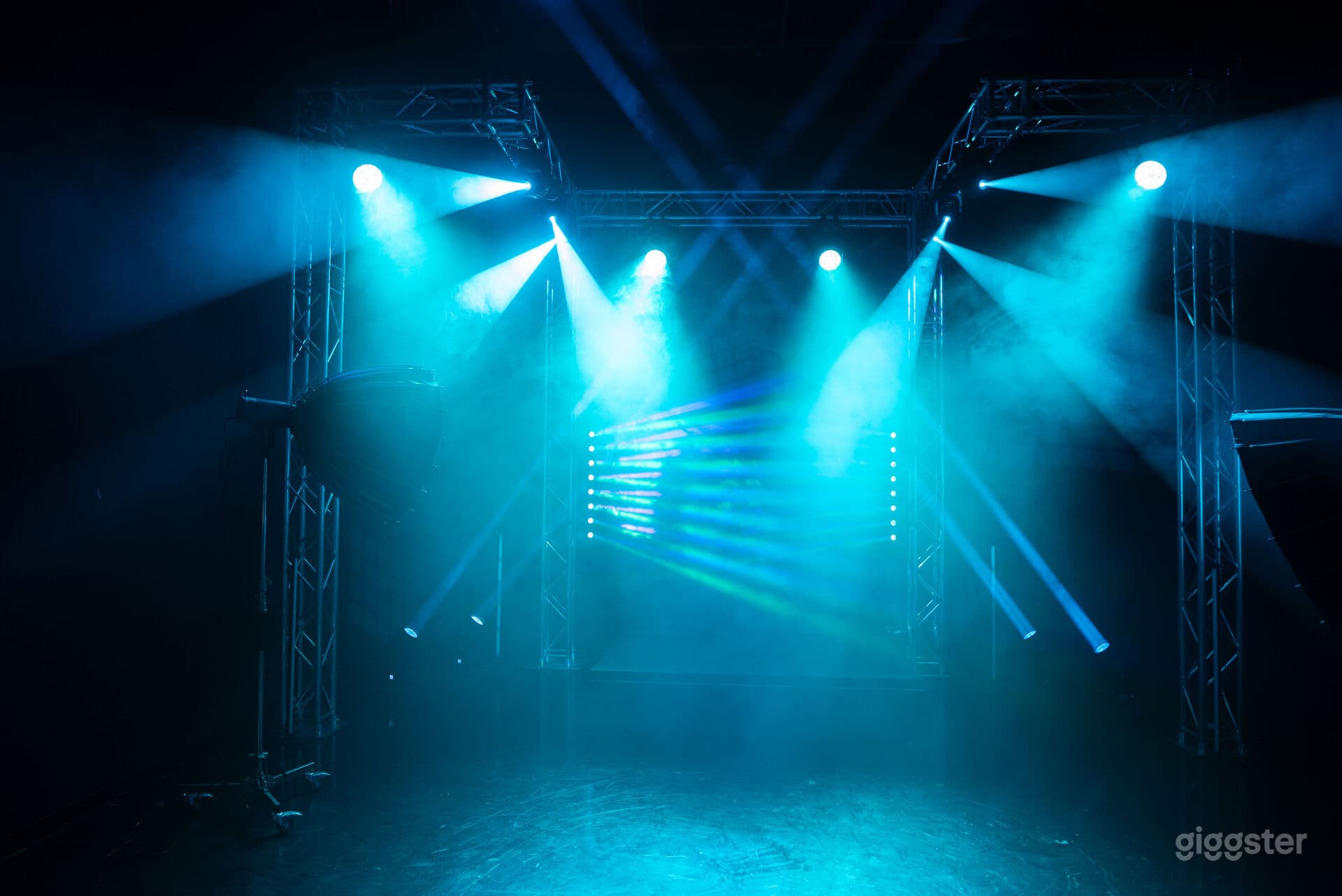 900 SF Black Box Warehouse - DMX lighting