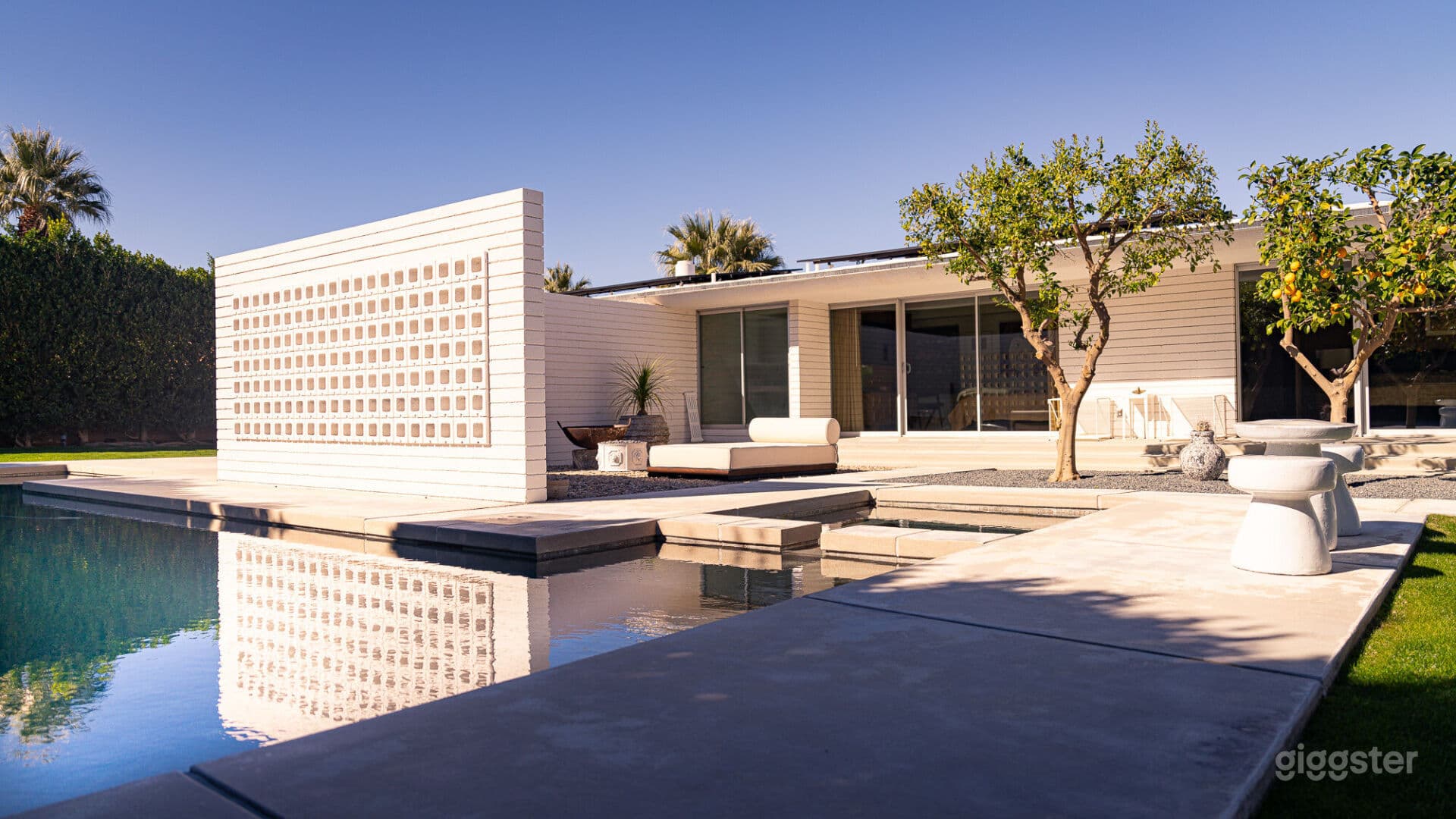Iconic architectural Mid-Century Modern home in the desert.