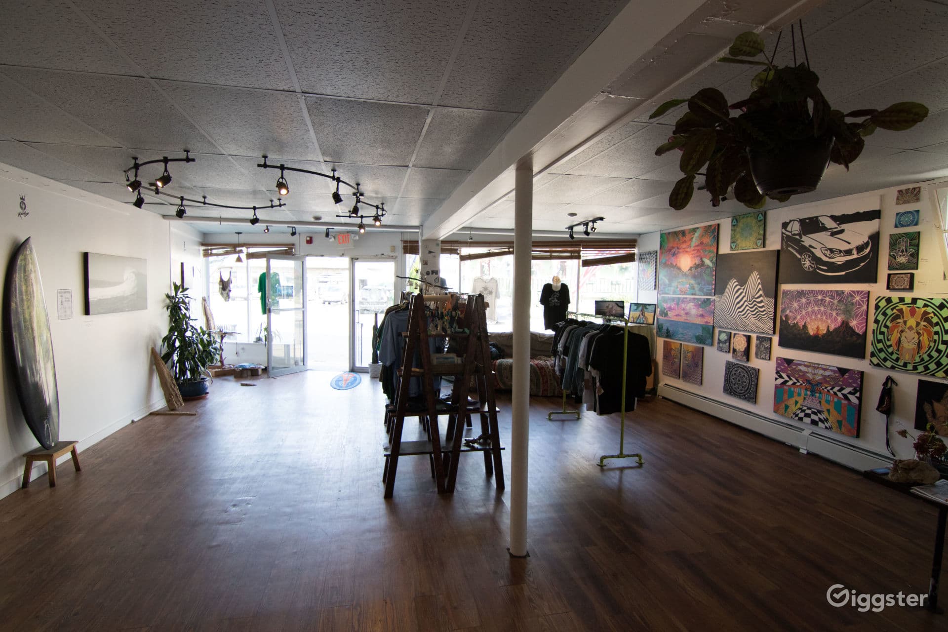 Bright Art Gallery In Downtown Newport, Newport