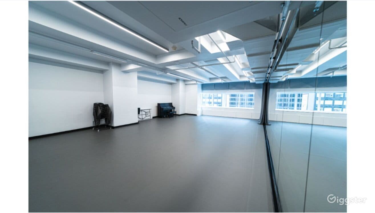 LARGE Film/TV/Photo Production Studio (STUDIO 12L)