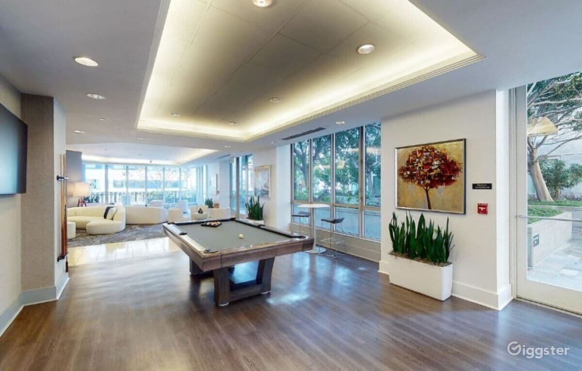 Elegant Lounge in Rincon Hill