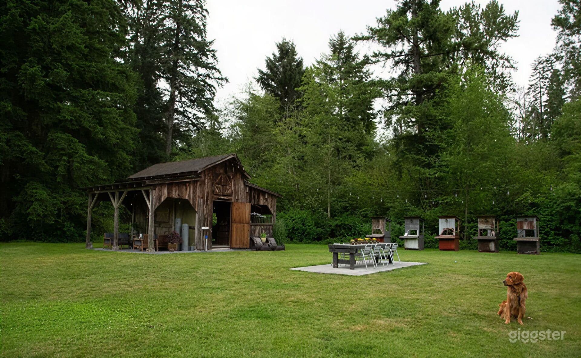 Rustic Barn with Gathering and Dining area