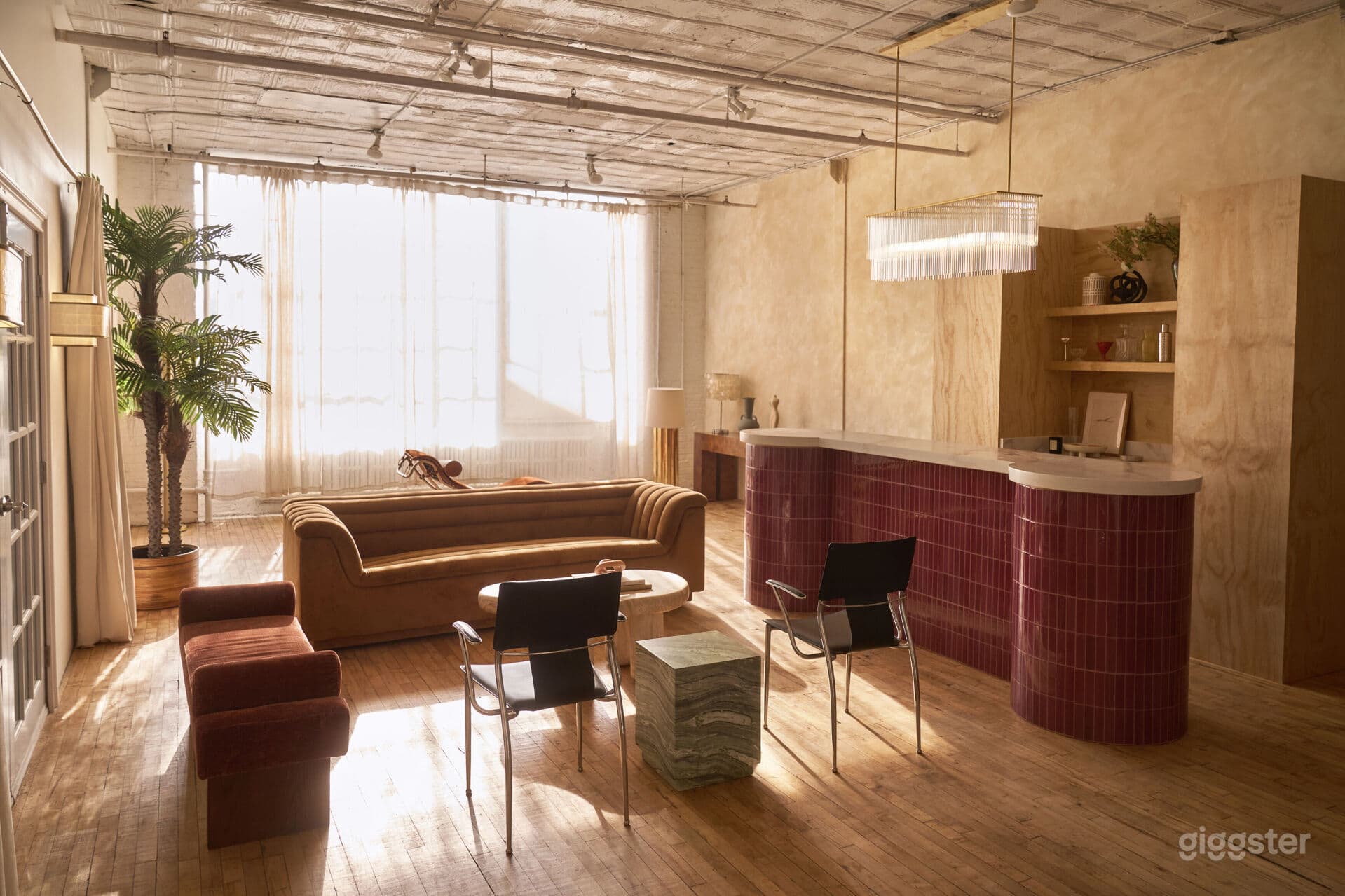 Sunlit Photo & Event Loft with Curated Furniture