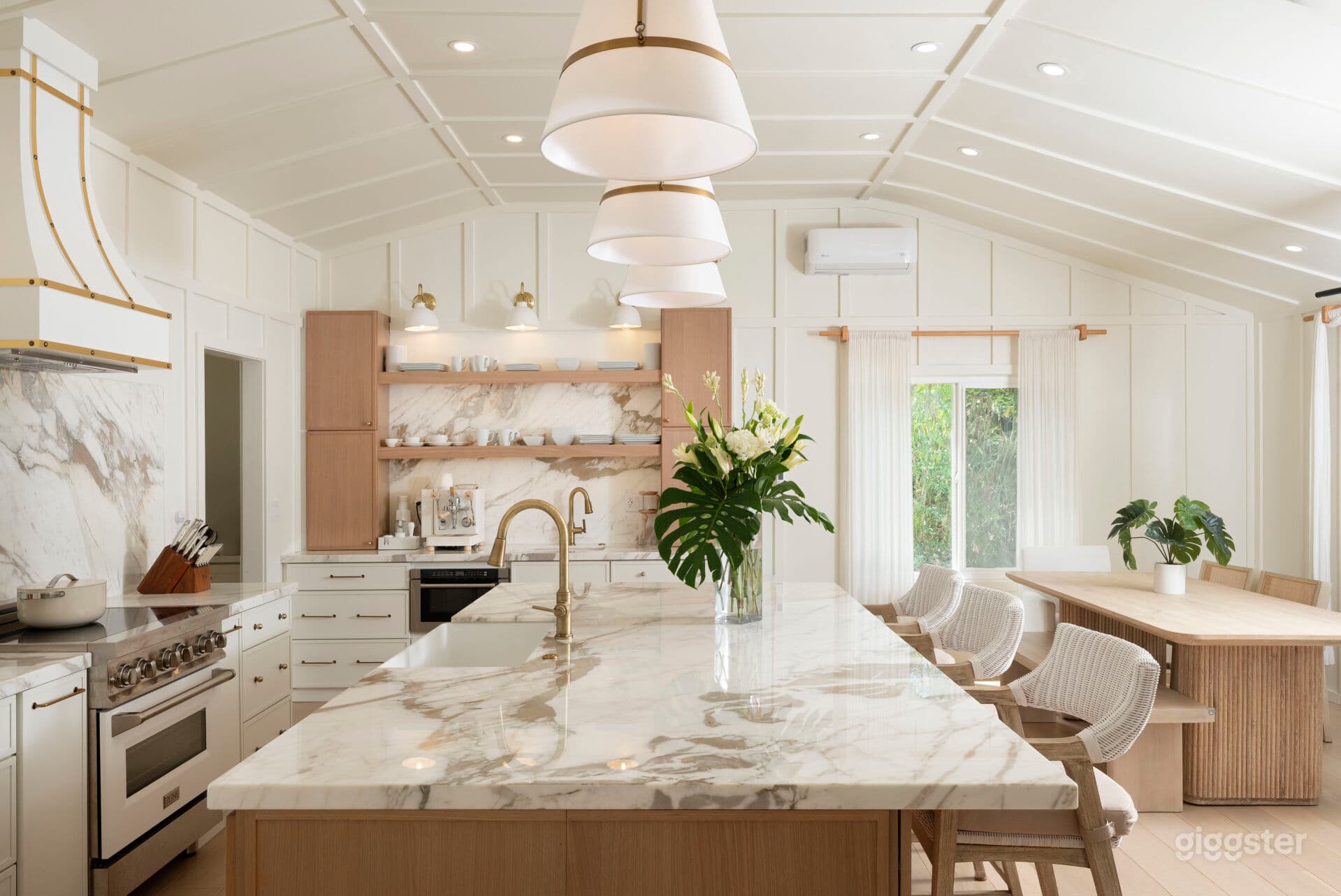 Lanikai Luxury Estate with Pool, Sauna & Cold Plunge, Kailua