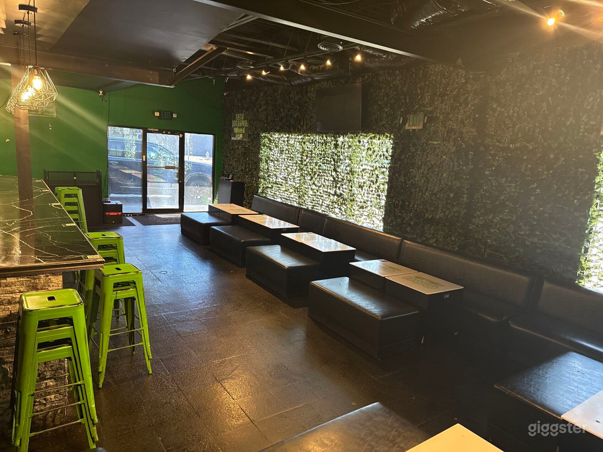 Vibe & Dine: Hosting Events in Our Trendy Lounge