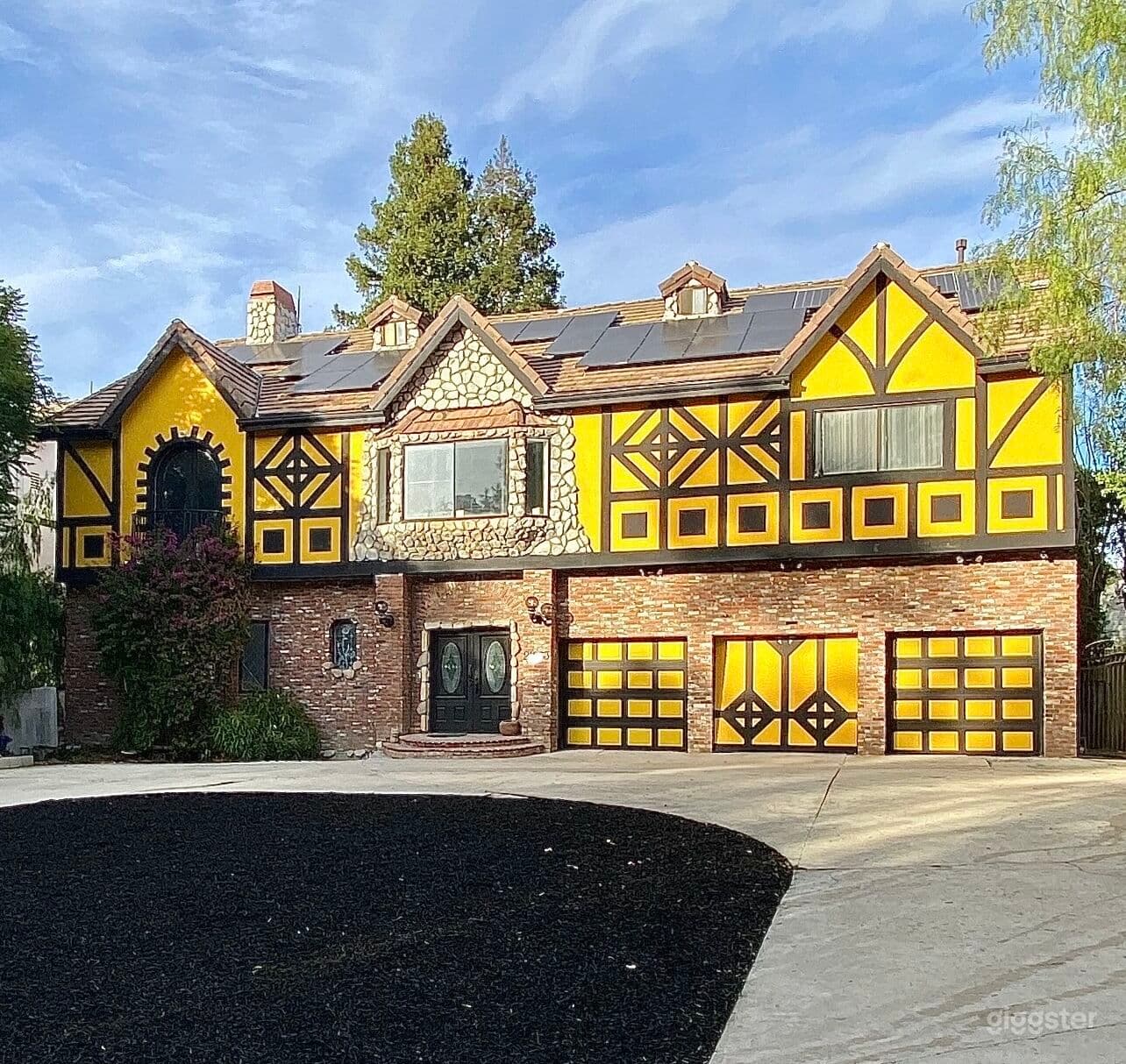 Eccentric, Handcrafted 1988 Tudor