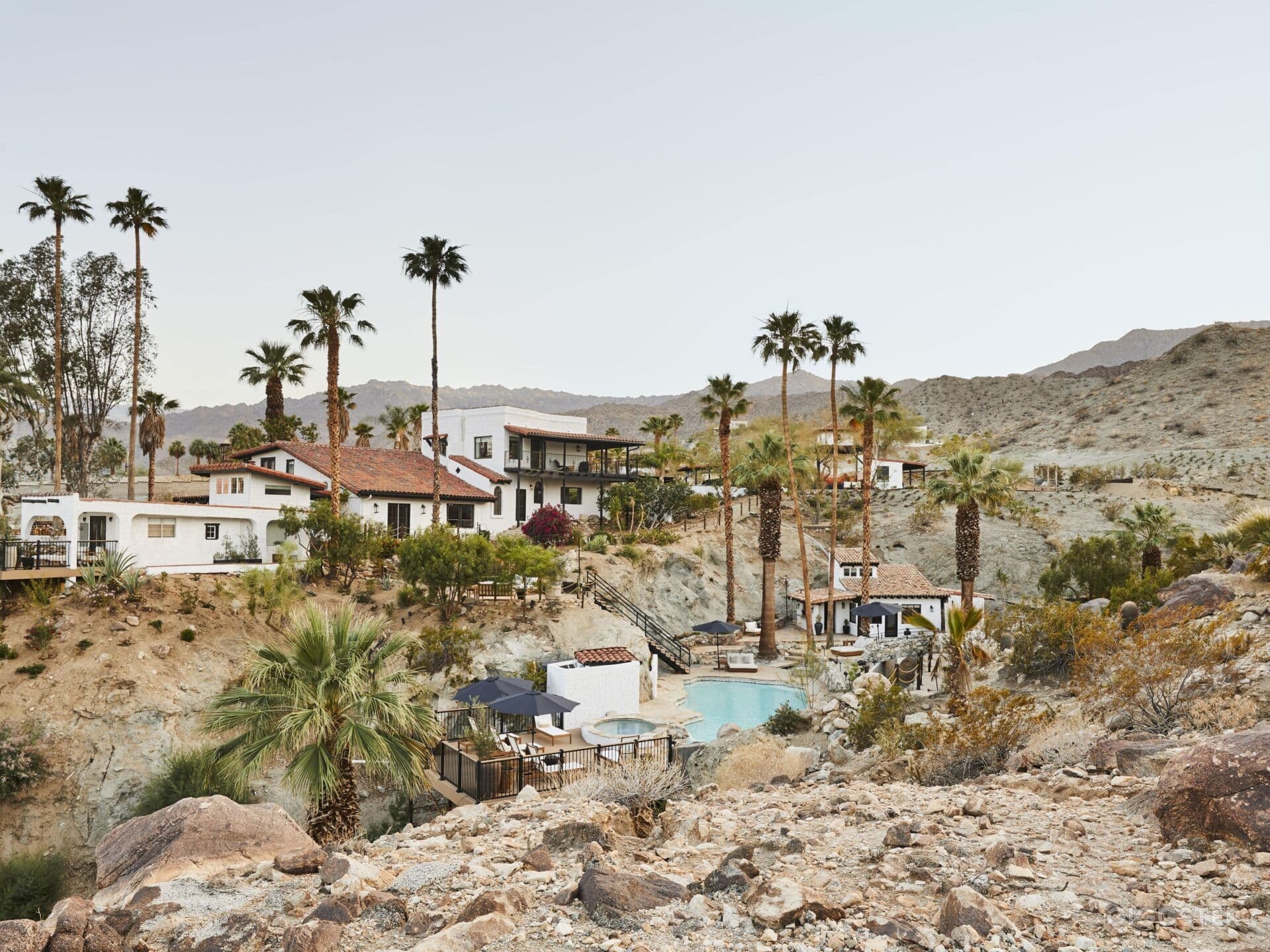The Luxurious Palm Desert Cinematic Villa