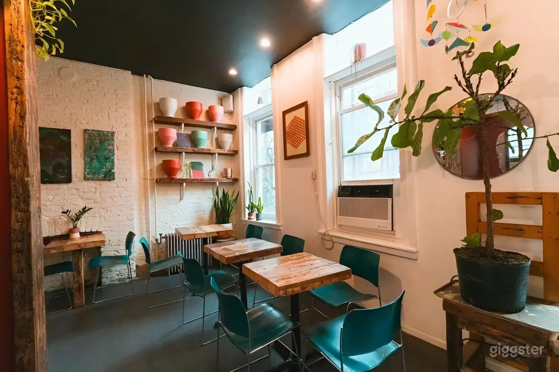 Verdant & Vibrant Cafe in Carroll Gardens, Brooklyn