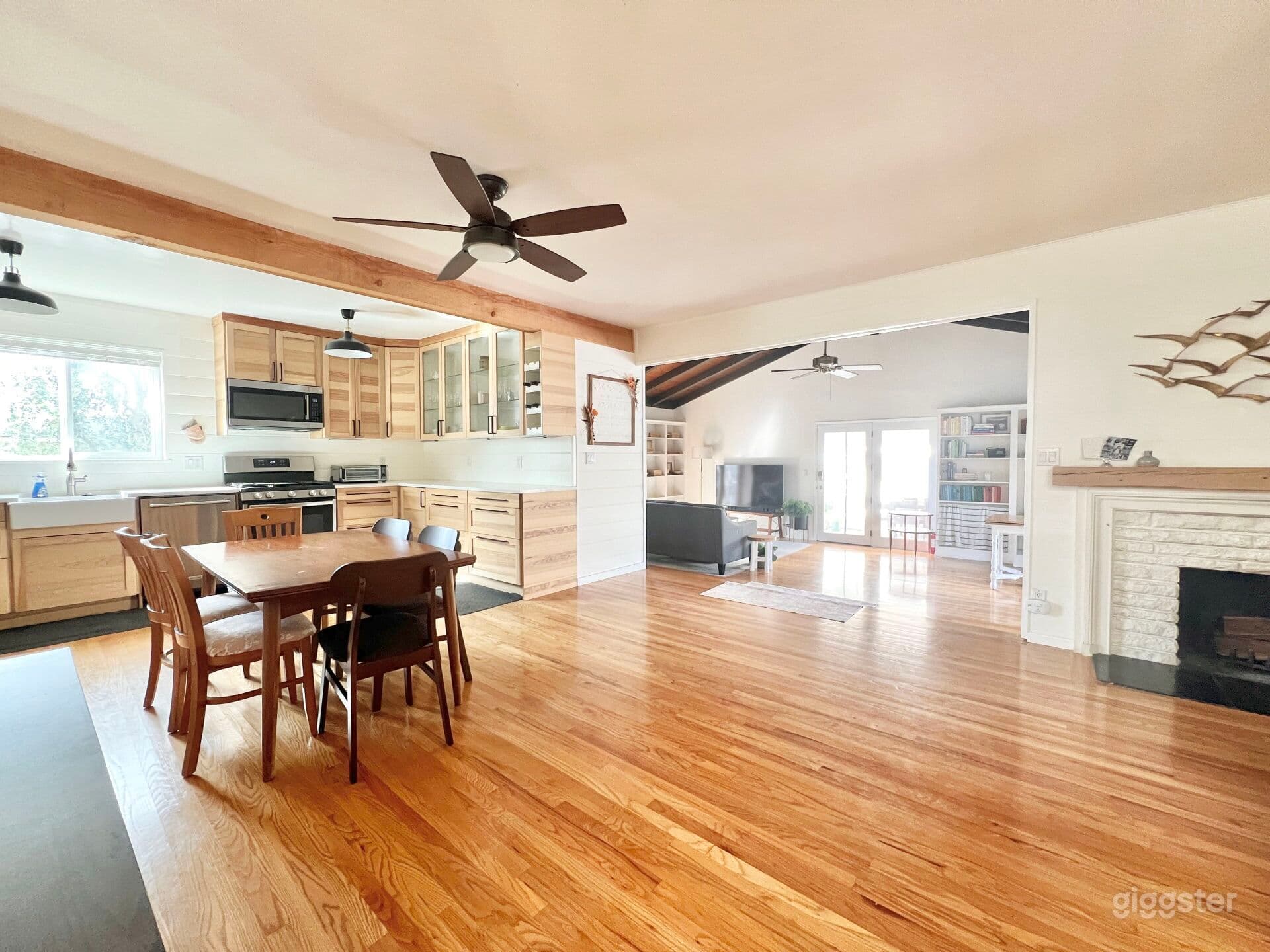 Light-Filled Mid Century Ranch with Vaulted Ceilings & Pool