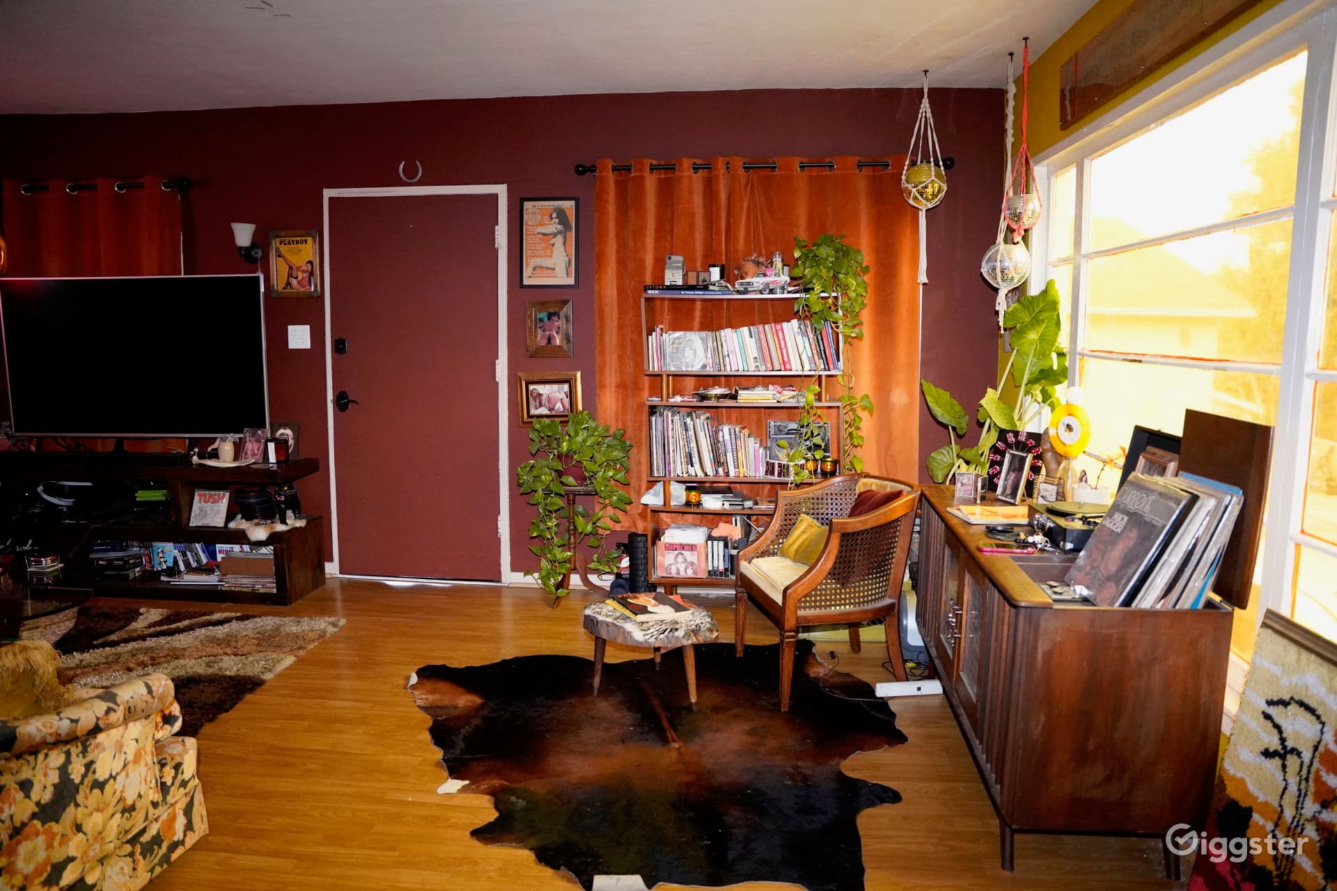 1970s Retro Vibes! Vintage furniture Private Drive