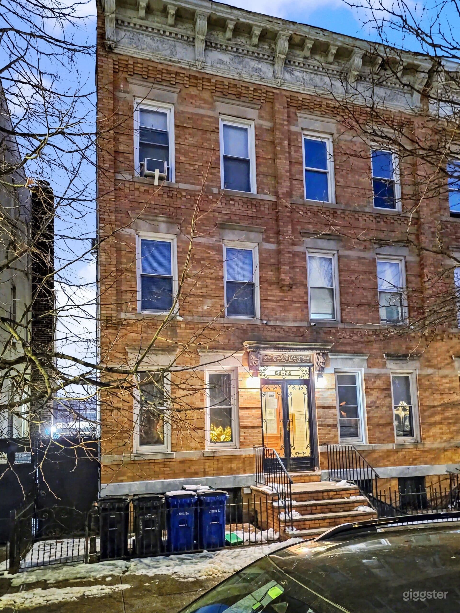 Multifamily house 4 vacant old apartements in Ridgewood NYC